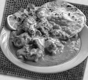 Roti (2 pcs) with chicken butter masala (3 pcs)
