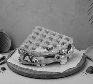 Kiki N Oreo Cream Wafflewich