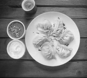 Vegetable Steamed Momos [10 Pieces]