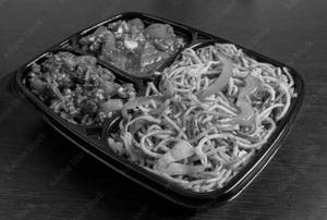 Egg noodles with chilli chicken [3 pieces]