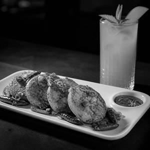 Idli Chilly Fry (4 Pieces) & Hot/cold Drink