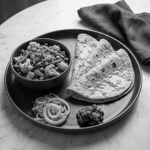 Sabji With 4 Chapatis