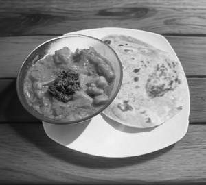 Chapathi (02) With Chicken Curry (02) Pcs