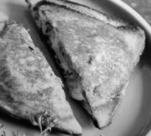 Mumbai Toast Sandwich with Cheese 