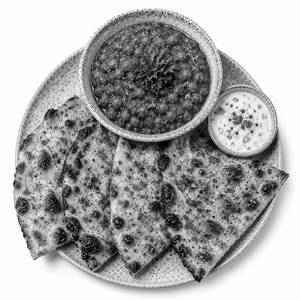 Amritsari Kulcha With Chole & Raita