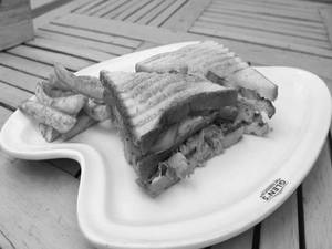 Red Pesto Chicken Sandwich