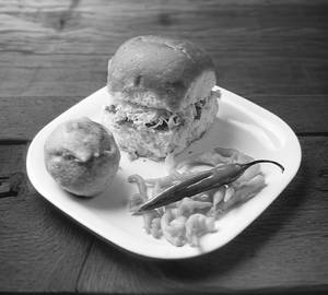 Cheese Burst Vada Pav [1 Pav]