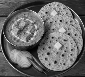 Paneer Butter Masala With 4 Butter Roti