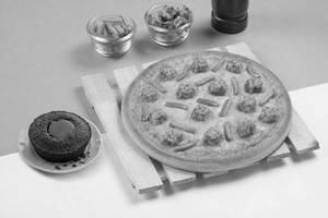 Paneer & Capsicum Pizza and Chocolava Combo