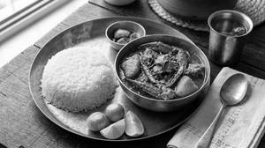 White Rice With Crab Curry