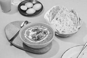 Methi Murgh With Indian Bread