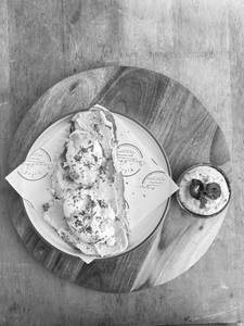 Hummus Toast - Egg