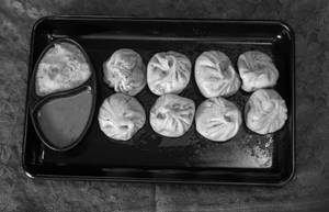 Classic Steamed Veg Momos (8pcs)