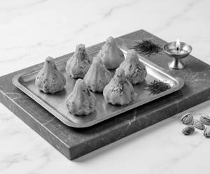 Kesar Kaju Modak
