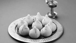 Khoya Modak