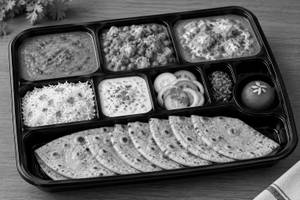 Maharaja Thali [1 Piece Gulab Jamun]