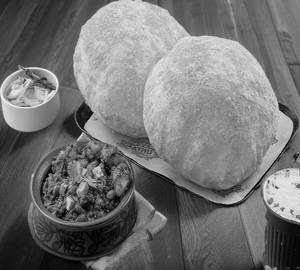 Chole Bhature [2 Bhatura]