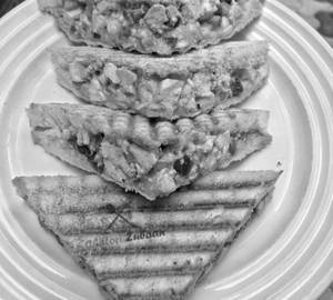 Tandoori paneer sandwich [4 pieces]