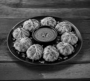 Patta gobhi fried momos