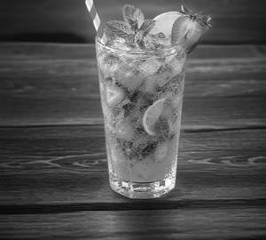 Strawberry majito