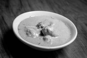 Chicken White Masala (Cashew Curry) (4 Pcs)