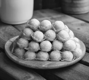 Yellow Laddu (1kg)