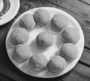 Ghee Atta Ladoo
