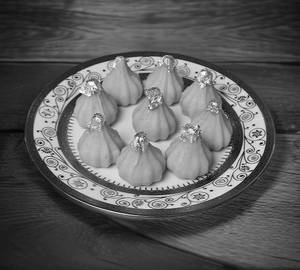 Kaju Modak