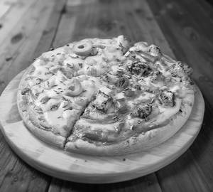 Two in one paneer pizza