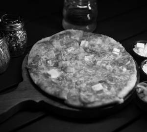 Paneer Tikka Pizza