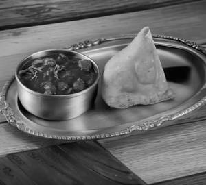 Samosa(1Piece) With Chole