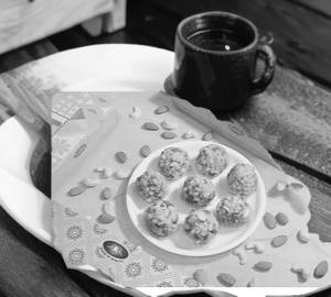 Ghee Rajasthani Ladoo