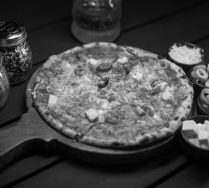 Paneer Capsicum Pizza