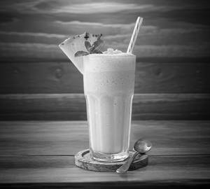 Pineapple milk shake
