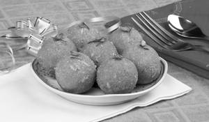 Besan Dry Fruit Laddu