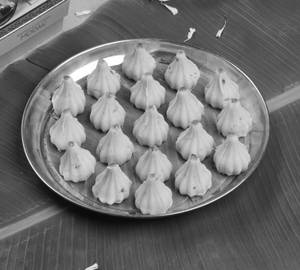 Kaju Modak