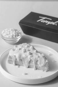 White Chocolate Cakesicle