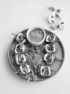 Mushroom Duplex Stuffed With Cheese & Spinach ( 8 Pcs )