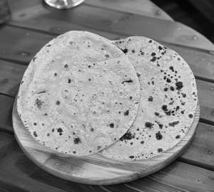 2 Gujarati Roti
