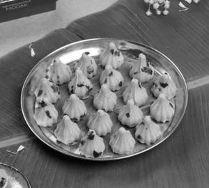 Kaju Rose Modak