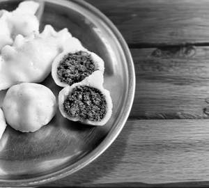 Aromatic Yellu Kolukattai 5 Pcs