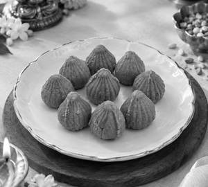 Roasted Lal Modak