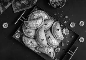 Dry Mawa Gujiya (Festive Special)