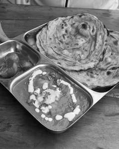 Paneer Butter Masala [Half] With 2 Laccha Paratha