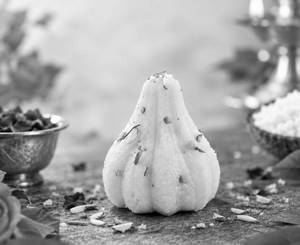 WHITE MAWA MODAK