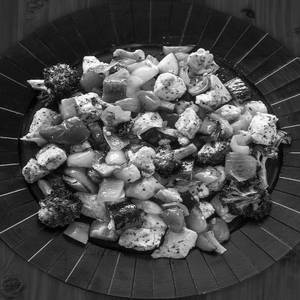 Chicken with veg [dry] [bone]