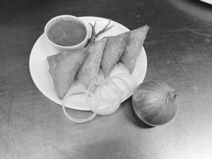 Onion samosa [3 pieces]