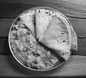 Chappathi With Veg Kurma or Special gravy [3 Pieces]