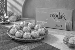 Motichoor Laddu (11 Pieces)