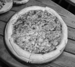 Cheesee Margaritha Pizza